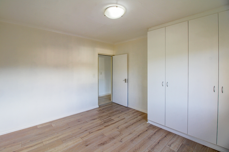 To Let 2 Bedroom Property for Rent in Somerset West Western Cape